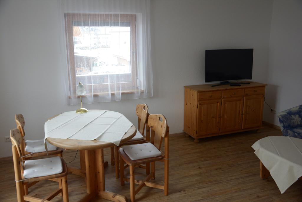 Senner Appartements Umhausen Bilik gambar