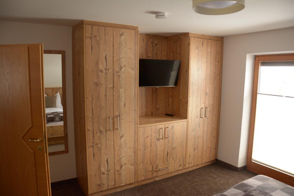 Senner Appartements Umhausen Bilik gambar